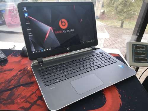 *Beautiful HP PAVILION 15*BEATS AUDIO*i5-5200U*DVD WRITER*6GB RAM*1000GB HDD*HD DISPLAY*